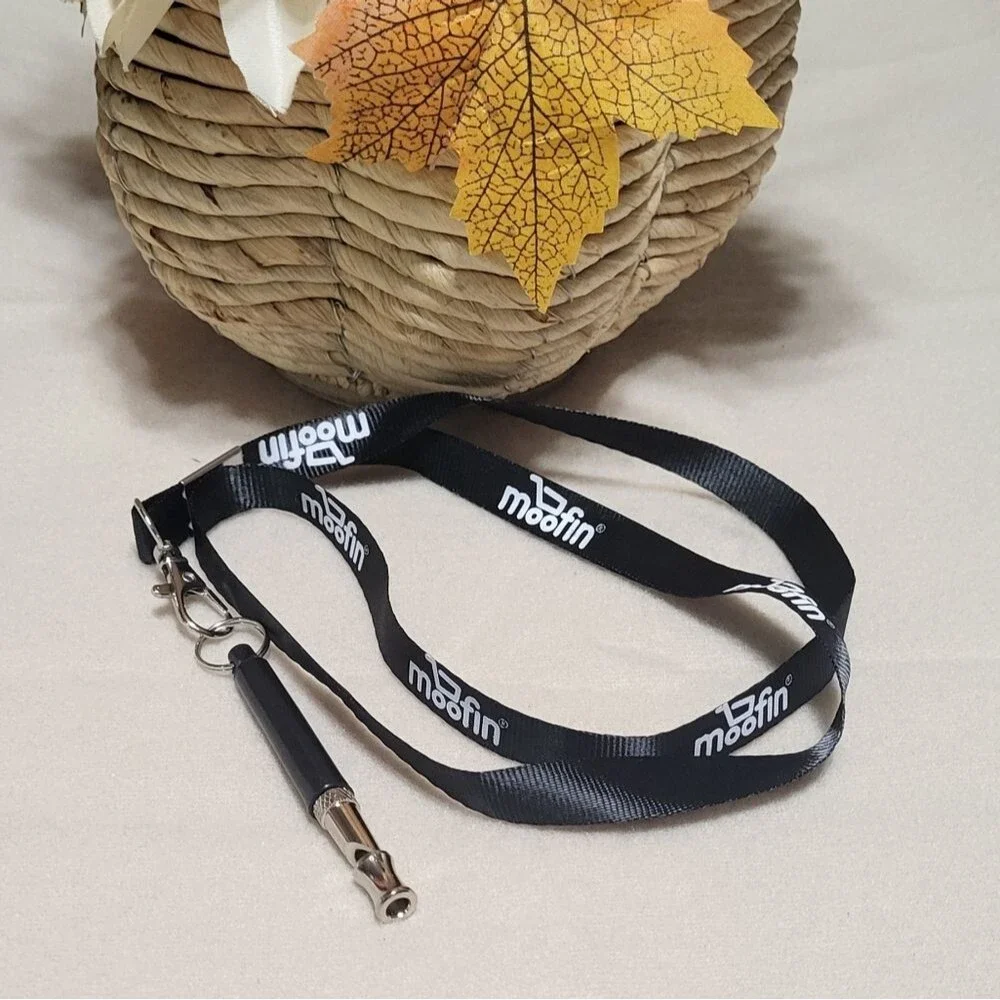 Moofin NWOT Silent Ultrasonic Sound Obedience Dog No Barking Training Whistle 🐈